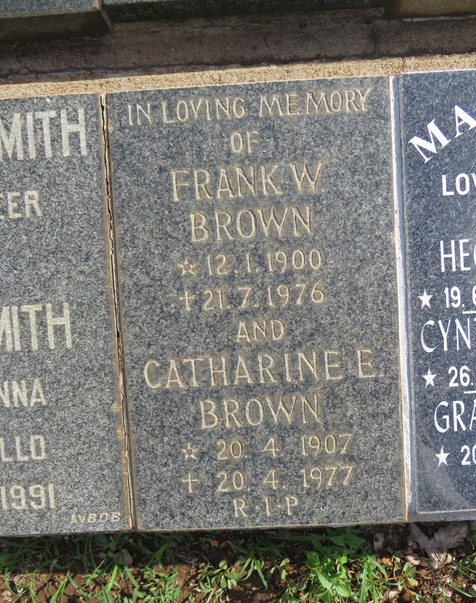 BROWN Frank W. 1900-1976 &amp; Catharine E. 1907-1977