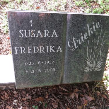 HOLTZHAUZEN  Susara Fredrika 1932-2009