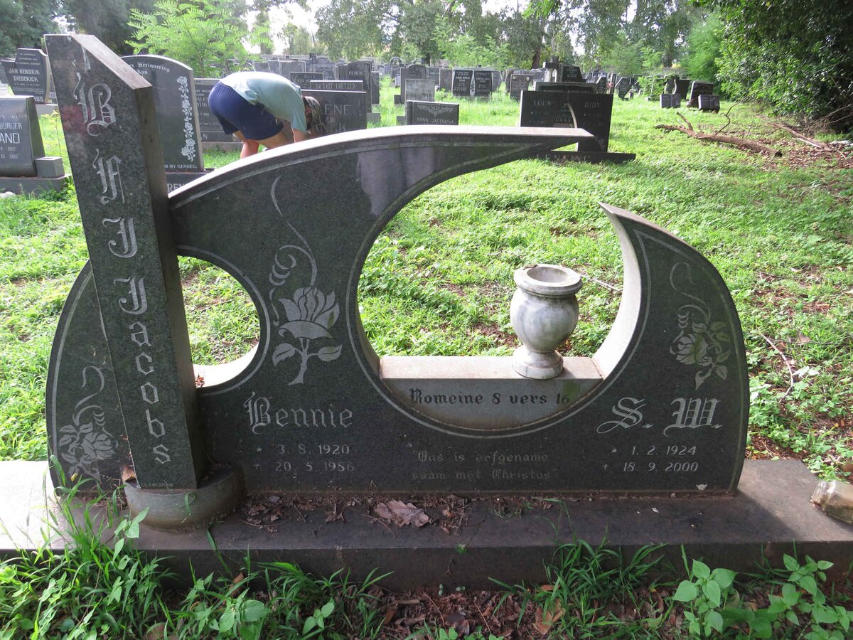 JACOBS B.F.J. 1920-1986 &amp; S.M. 1924-2000