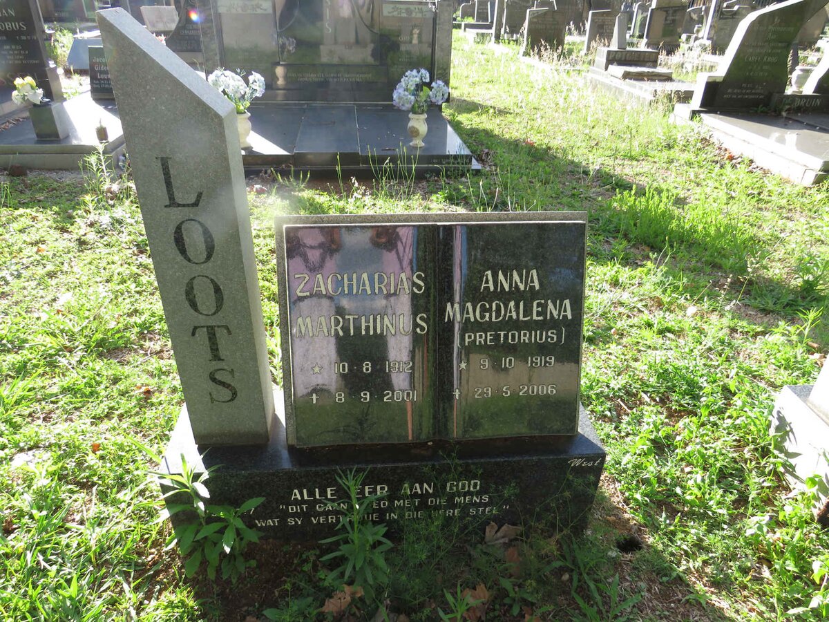 LOOTS Zacharias Marthinus 1912-2001 &amp; Anna Magdalena PRETORIUS 1919-2006