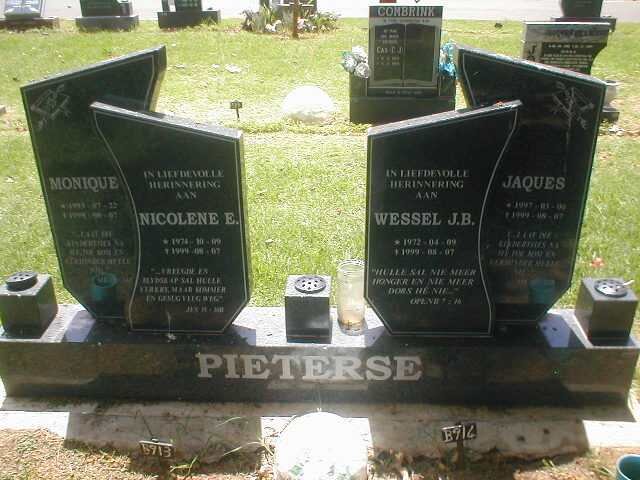 PIETERSE Wessel 1972-1999 &amp; Nicolene 1974-1999 :: PIETERSE Monique 1993-1999 :: PIETERSE Jaques 1997-1999