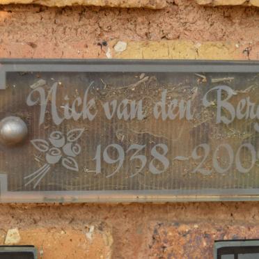 BERGH Nick, van den 1938-2009