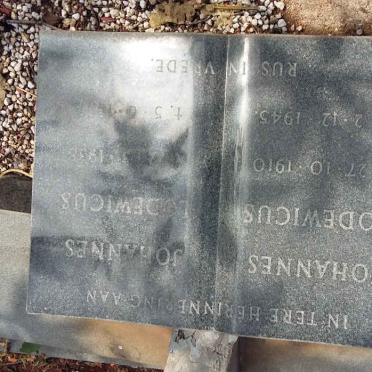 ? Johannes Lodewicus 1910-1945 :: ? Johannes Lodewicus 1938-1997