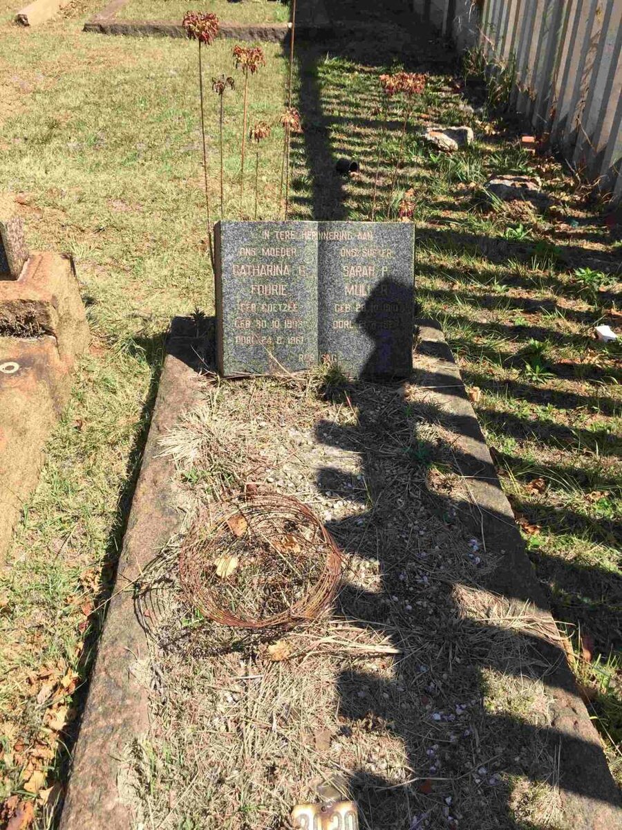 FOURIE Catharina C. nee COETZEE 190?-1961 :: MULLER Sarah P. 1910-19??