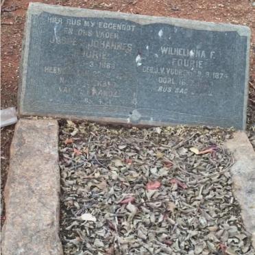 FOURIE Jasper Johannes 186?-1942 &amp; Wilhelmina F. J.V. VUUREN 1874-19??