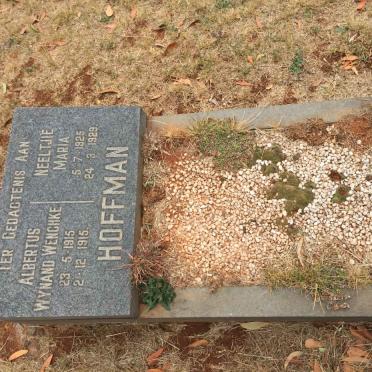 HOFFMAN Albertus Wynand Wenchke 1915-1915 :: HOFFMAN Neeltjie Maria 1925-1929