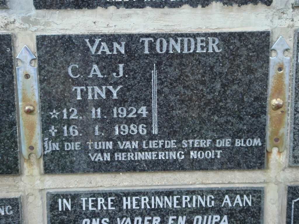 TONDER C.A.J., van 1924-1986
