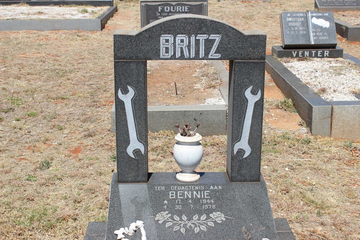 BRITZ Bennie 1944-1978