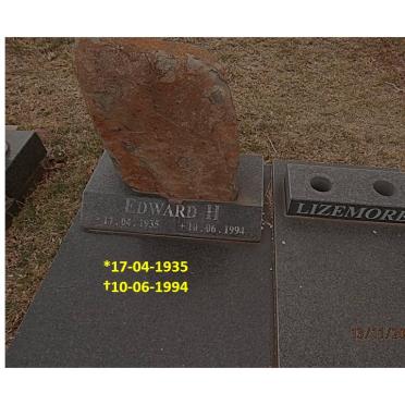 LIZEMORE Edward H. 1935-1994 &amp; Philna 1936-
