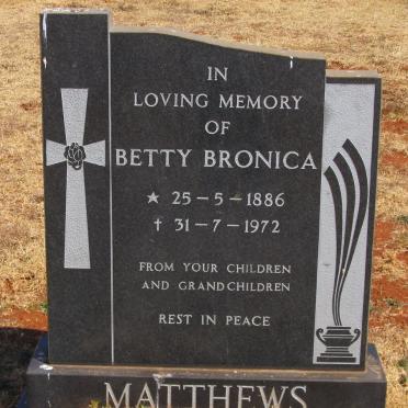 MATTHEWS Betty Bronica 1886-1972