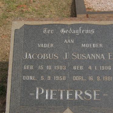 PIETERSE Jacobus J. 1903-1958 &amp; Susanna E. 1906-1981