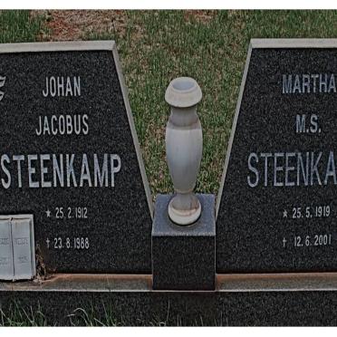 STEENKAMP Johan Jacobus 1912-1988 &amp; Martha M.S. 1919-2001