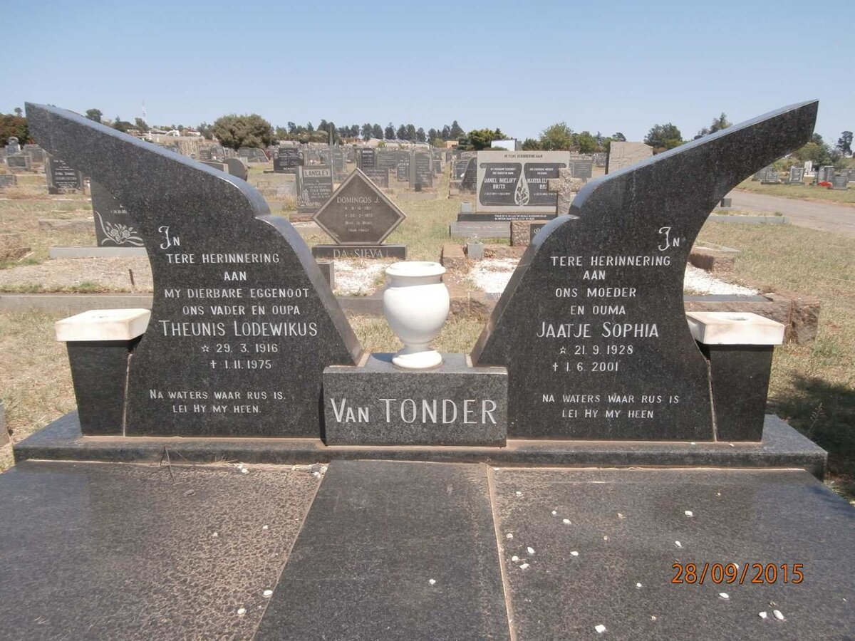 TONDER Theunis Lodewikus, van 1916-1975 &amp; Jaatje Sophia 1928-2001