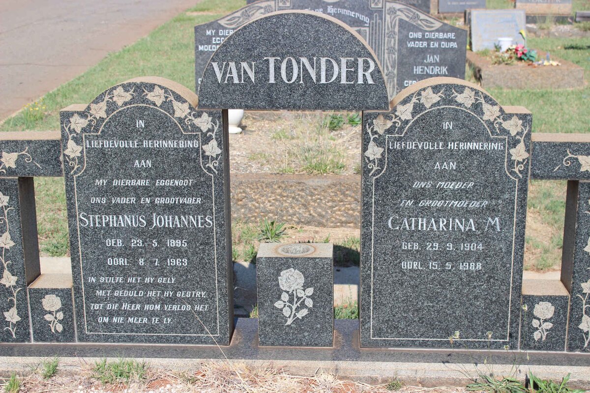TONDER Stephanus Johannes, van 1895-1963 &amp; Catharina M. 1904-1988