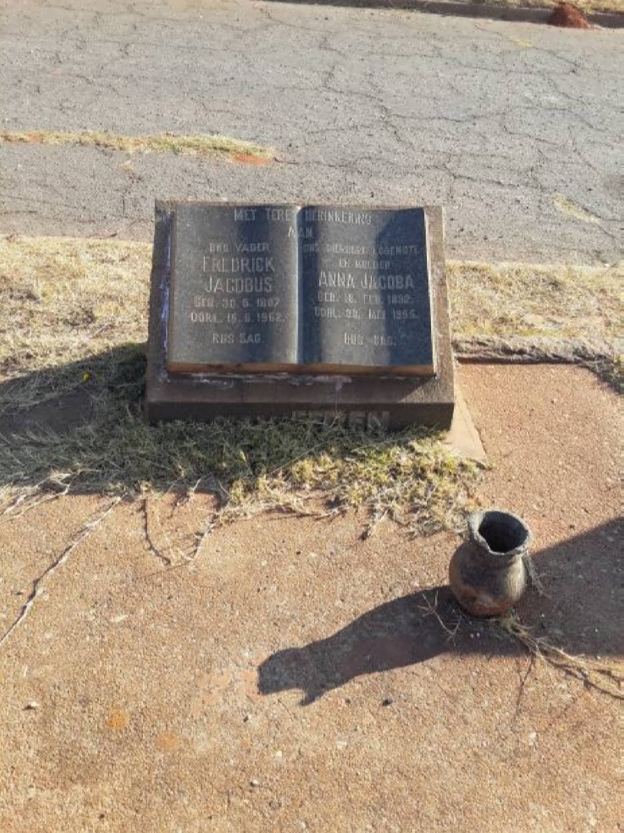 ?EN Fredrick Jacobus 1897-1962 &amp; Anna Jacoba 1892-1956