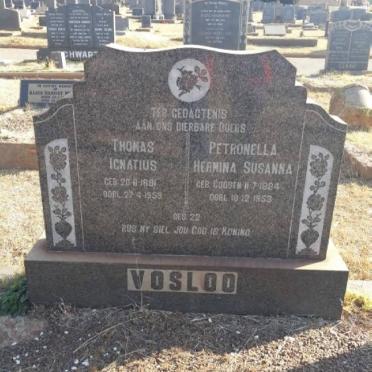 VOSLOO Thomas Ignatius 1881-1959 &amp; Petronella Hermina Susanna GOOSEN 1884-1953