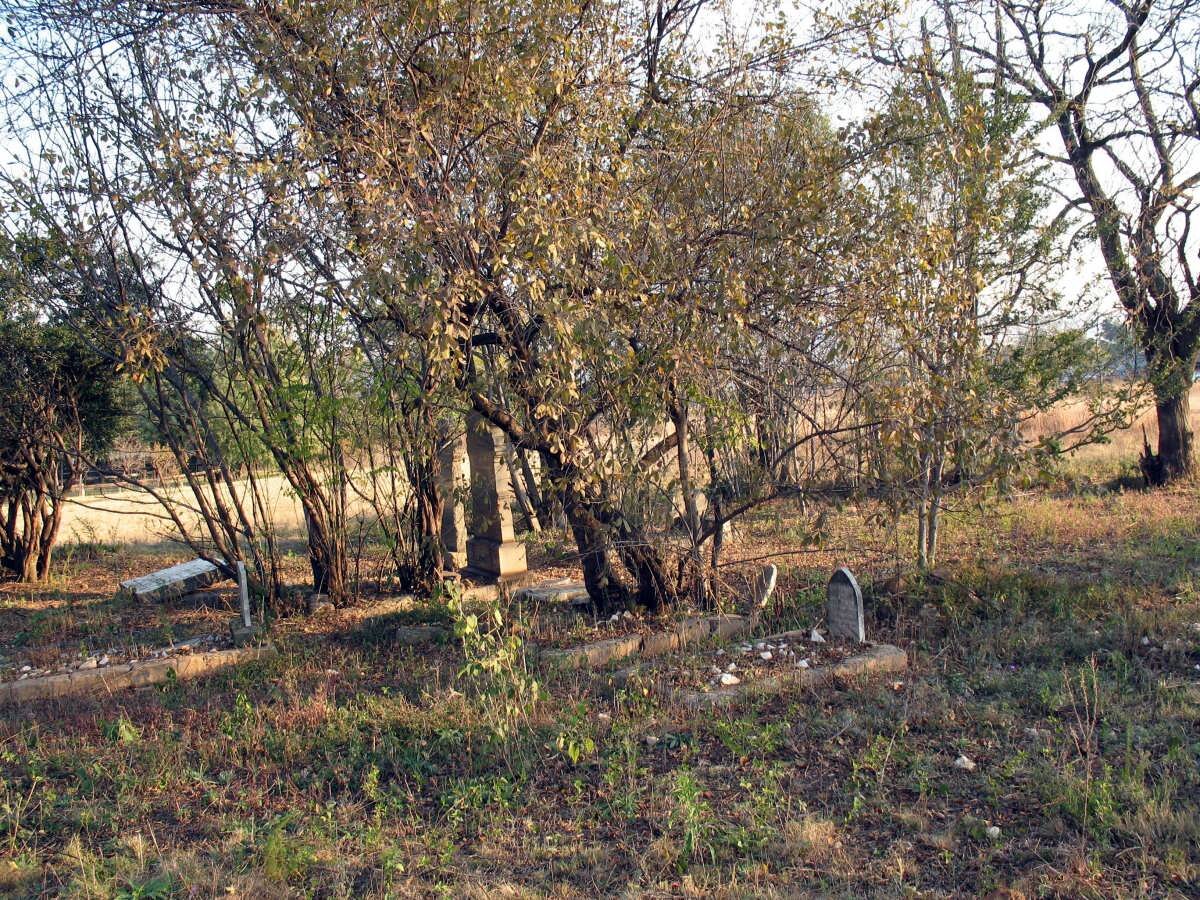 1. View Oakfield Farm Cemetery