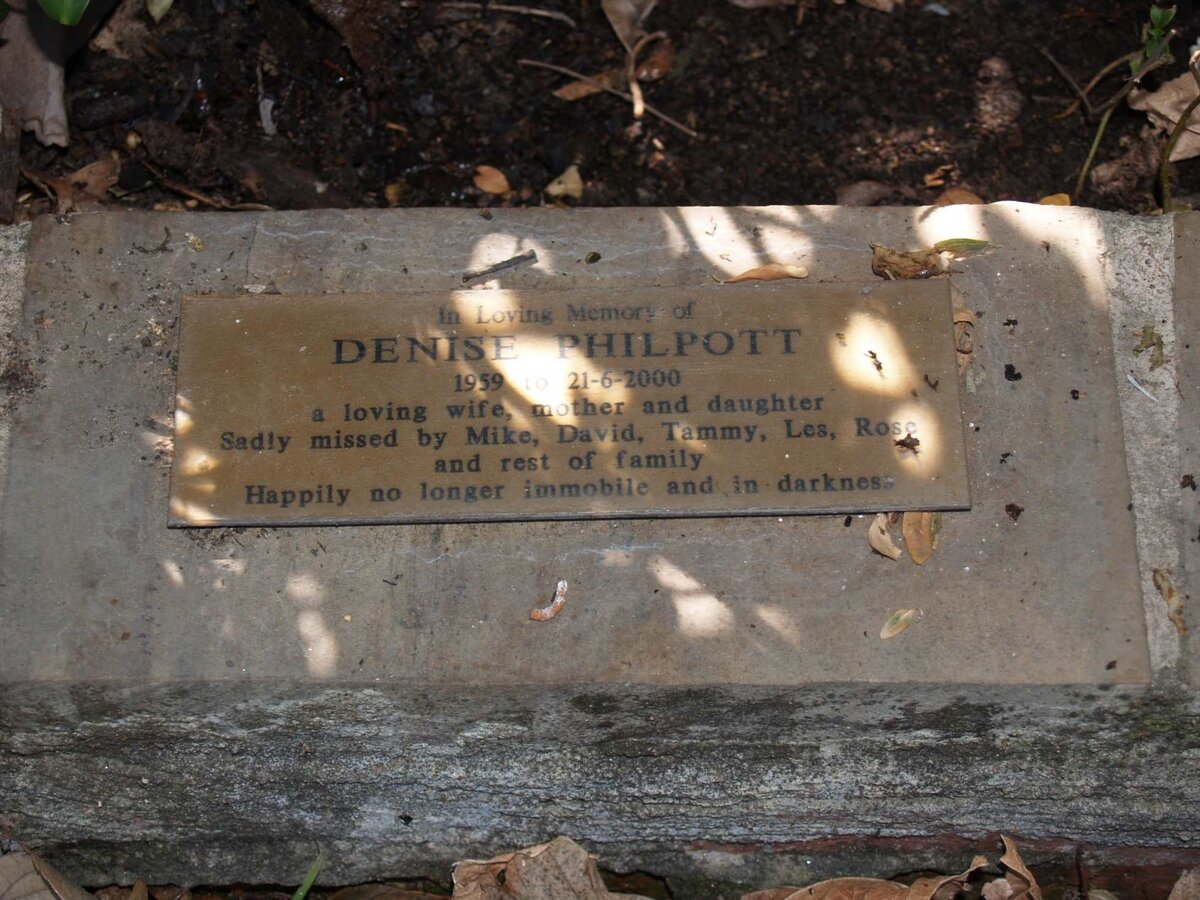 PHILPOTT Denise 1959-2000