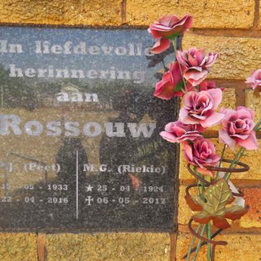ROSSOUW P.J. 1933-2016 &amp; M.G. 1924-2017