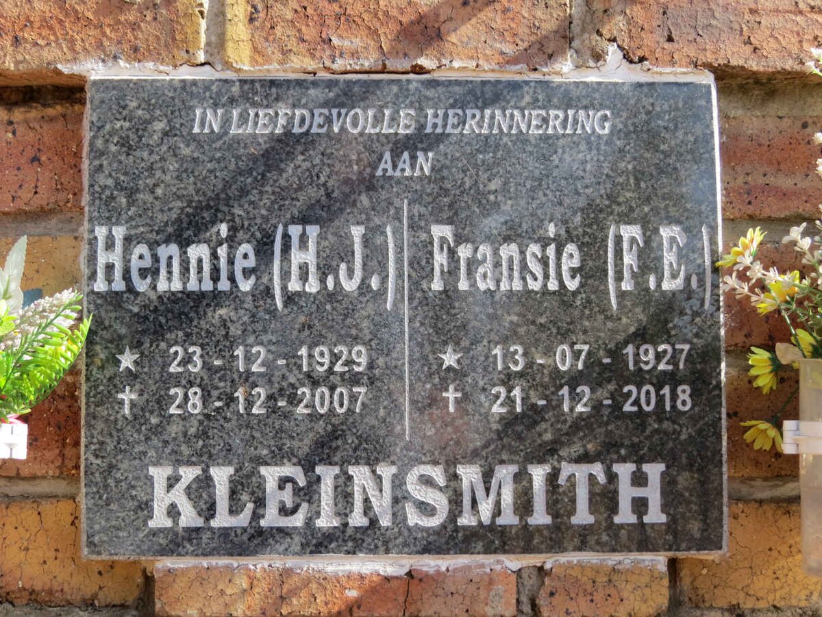 KLEINSMITH H.J. 1929-2007 &amp; F.E. 1927-2018