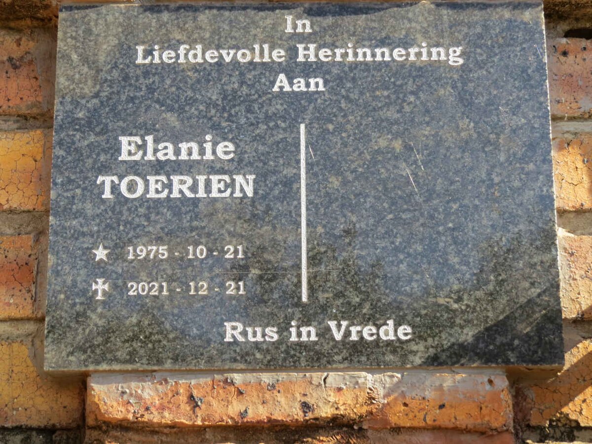 TOERIEN Elanie 1975-2021