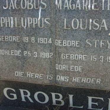 GROBLER Jacobus Philuppus 1904-1982 &amp; Magarietha Louisa STEYN 1914-
