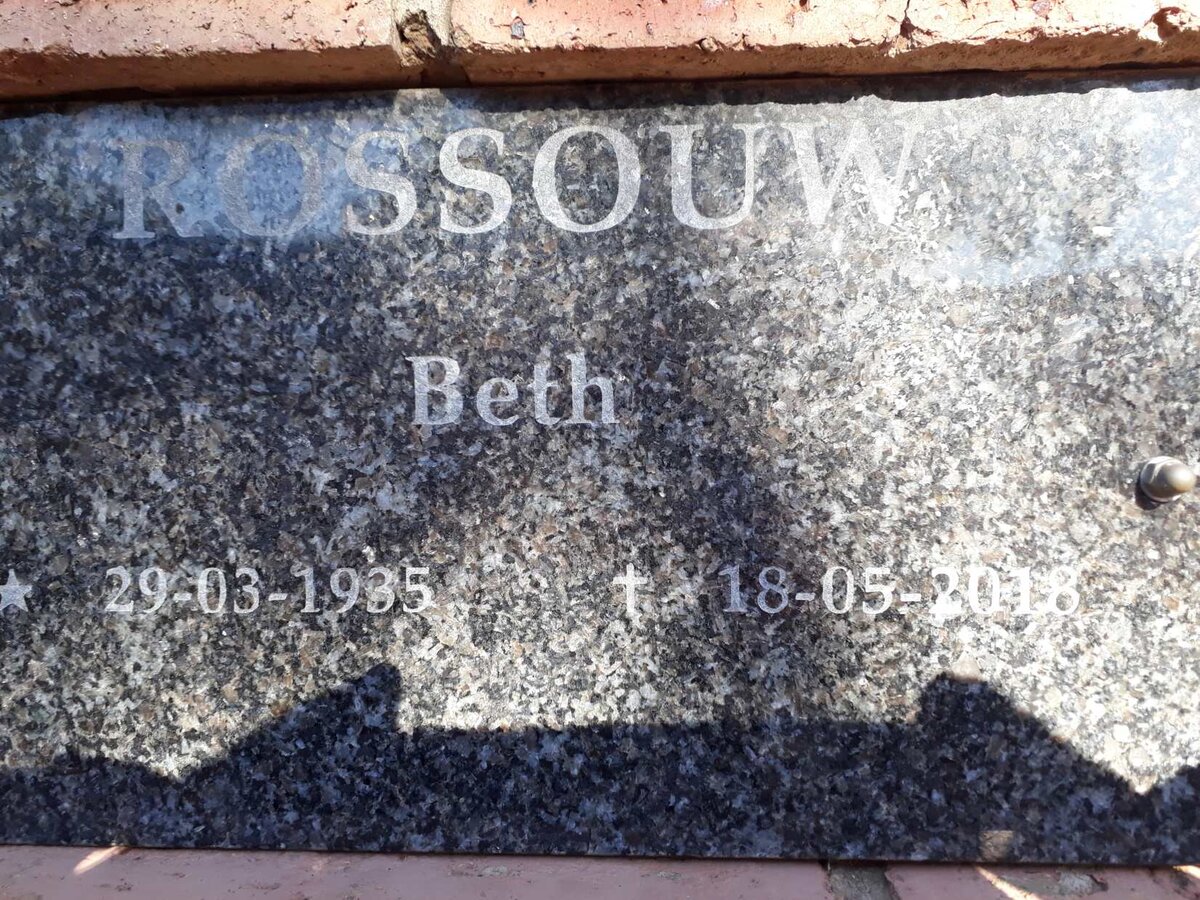 ROSSOUW Beth 1935-2018