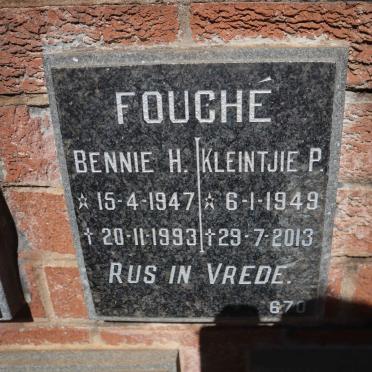 FOUCHE Bennie H. 1947-1993 &amp; Kleintjie P. 1949-2013