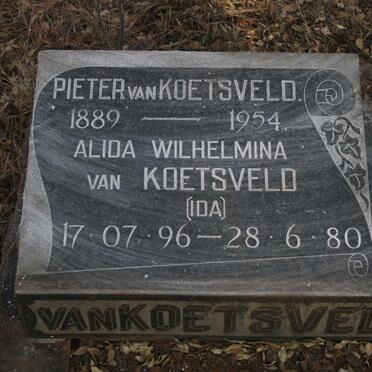 KOETSVELD Pieter, van 1889-1954 & Alida Wilhelmina 1896-1980
