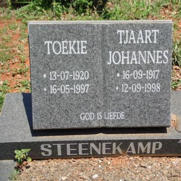STEENEKAMP Tjaart Johannes 1917-1998 &amp; Toekie 1920-1997
