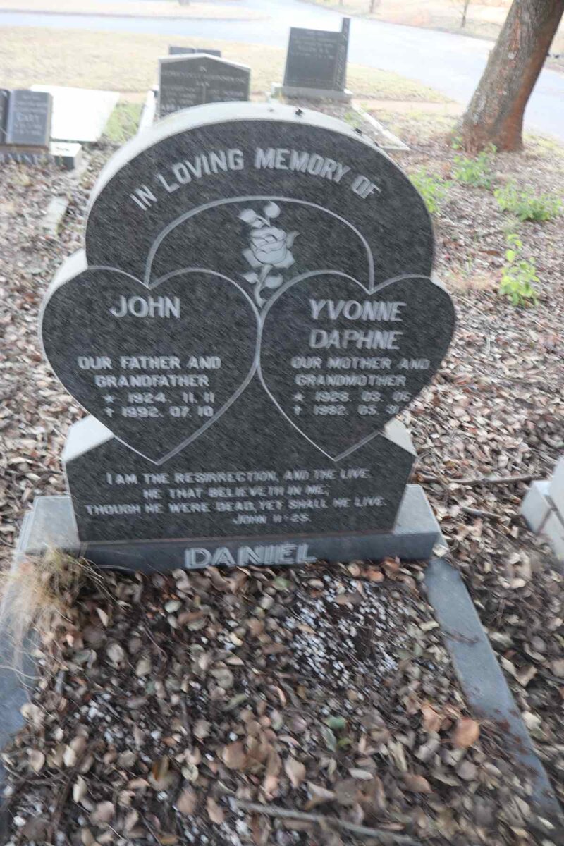 DANIEL John 1924-1992 & Yvonne Daphne 1928-1992