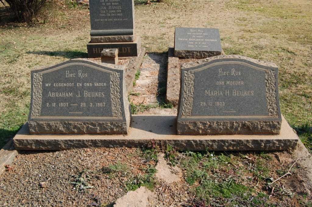 BEUKES Abraham J. 1907-1967 &amp; Maria H. 1903-