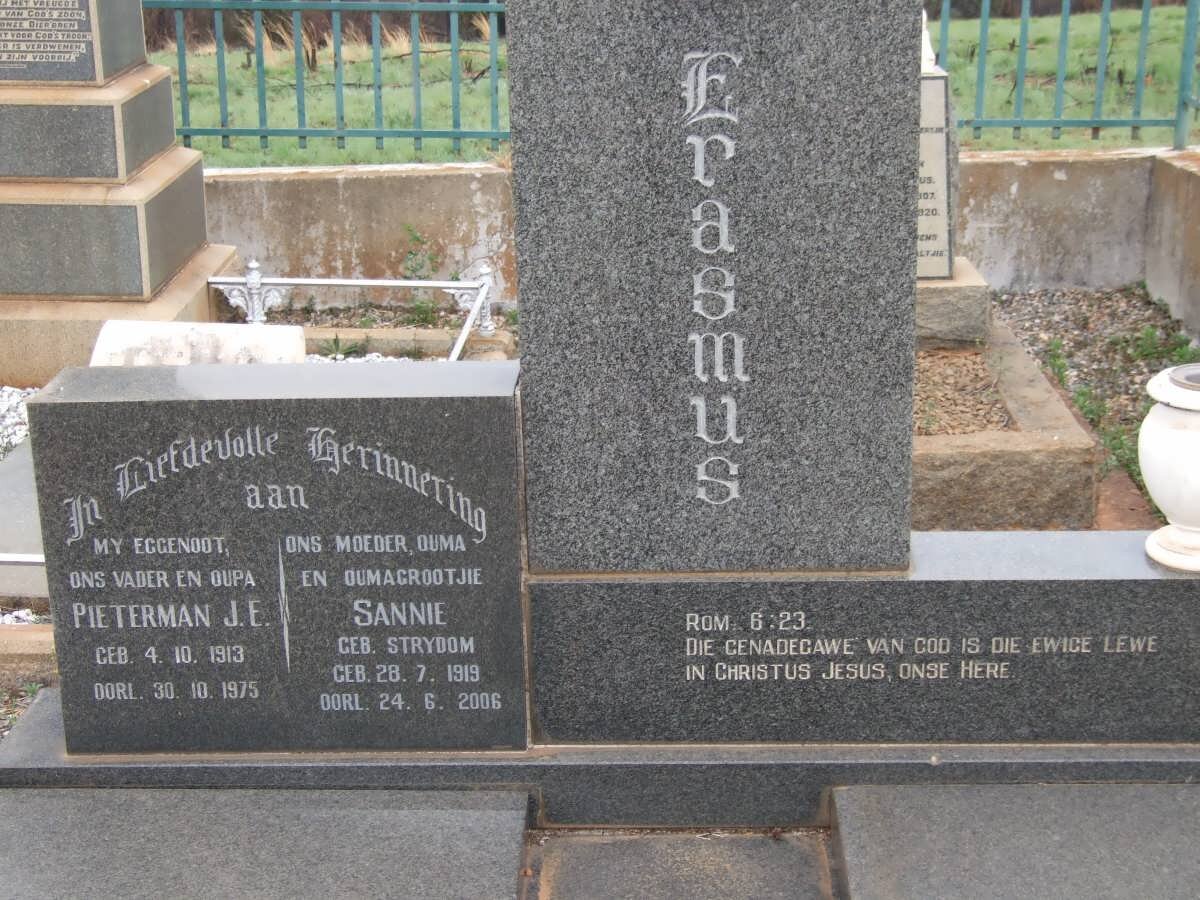 ERASMUS Pieterman J.E. 1913-1975 &amp; Sannie STRYDOM 1919-2006