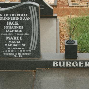 BURGER Johannes Jacobus 1913-1998 &amp; Maria Magdalene NORTIER 1916-1996