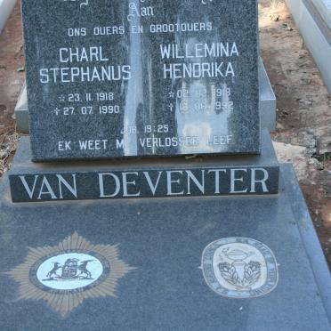 DEVENTER Charl Stephanus, van 1918-1990 &amp; Willemina Hendrika 1918-1992