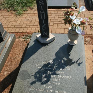 OOSTHUIZEN Adriaan J.E. 1927-1989