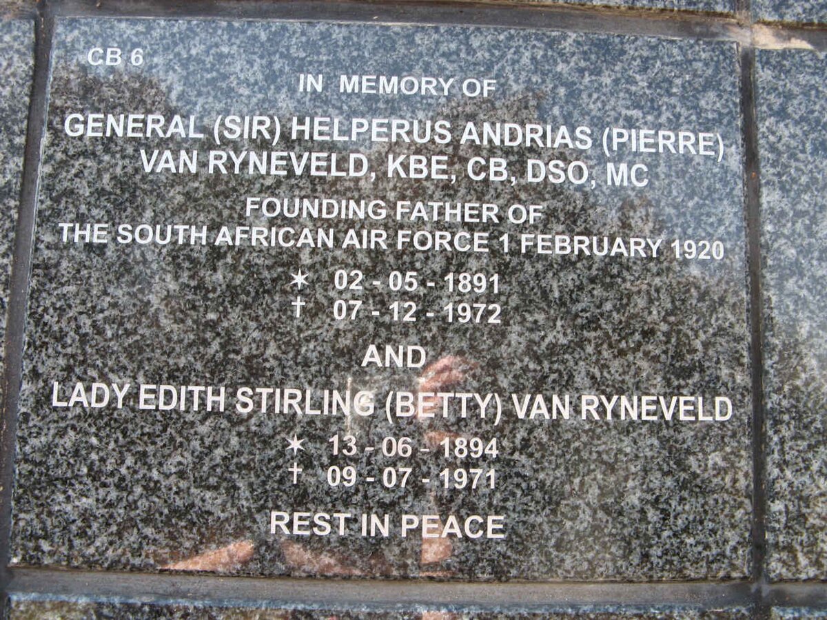 RYNEVELD Helperus Andrias, van 1891-1972 &amp; Edith Stirling 1894-1971