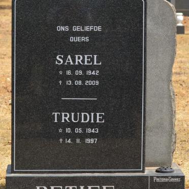 RETIEF Sarel 1942-2009 &amp; Trudie 1943-1997