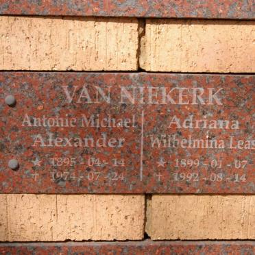 NIEKERK Antonie Michael Alexander, van 1895-1974 &amp; Adriana Wilhelmina Leask 1899-1992