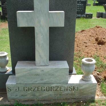 GRZEGORZEWSKI S.J. 1916-1986