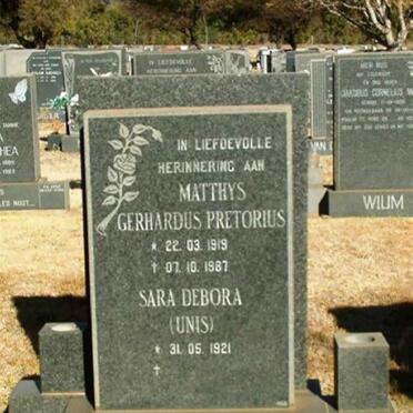 MEYER Matthys Gerhardus Pretorius 1919-1987 &amp; Sara Debora 1921-