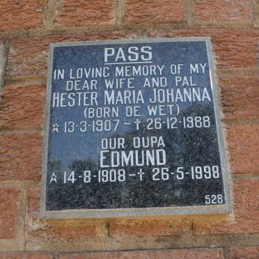 PASS Edmund 1908-1998 &amp; Hester Maria Johanna DE WET 1907-1988