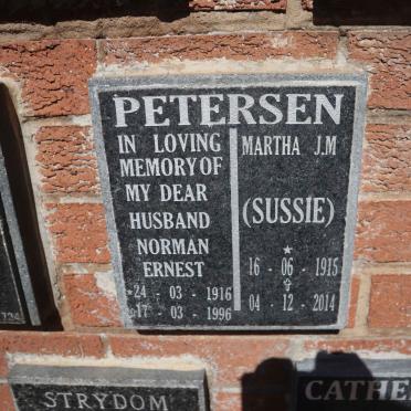 PETERSEN Norman Ernest 1916-1996 &amp; Martha J.M. 1915-1914