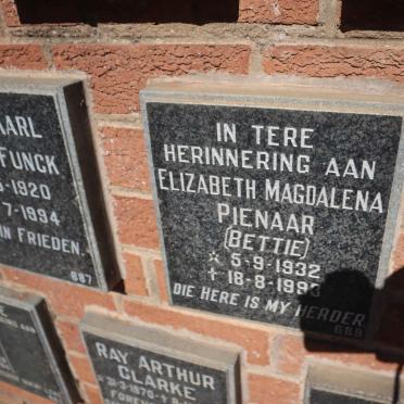 PIENAAR Elizabeth Magdalena 1932-1993
