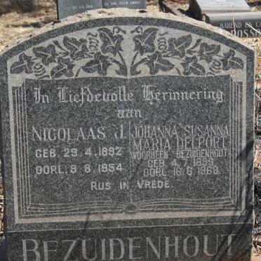 BEZUIDENHOUT Nicolaas J. 1892-1954 & Johanna Susanna Maria DELPORT 1899-1969