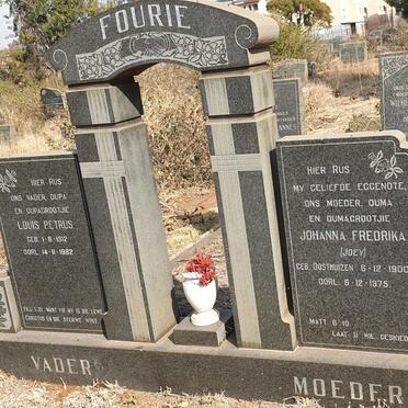 FOURIE Louis Petrus 1912-1982 & Johanna Fredrika OOSTHUIZEN 1900-1975