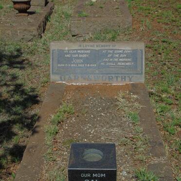 GARNSWORTHY John 1893-1949 & Sal 1897-1974