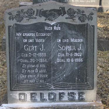 OELOFSE Gert J. 1888-1954 & Soiphia J. 1902-1985