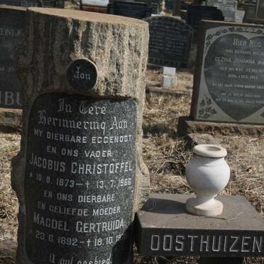 OOSTHUIZEN Jacobus Christoffel 1873-1966 & Magdel Gertruida 1892-1975