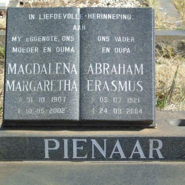 PIENAAR Abraham Erasmus 1921-2004 &amp; Magdalena Margaretha 1907-2002